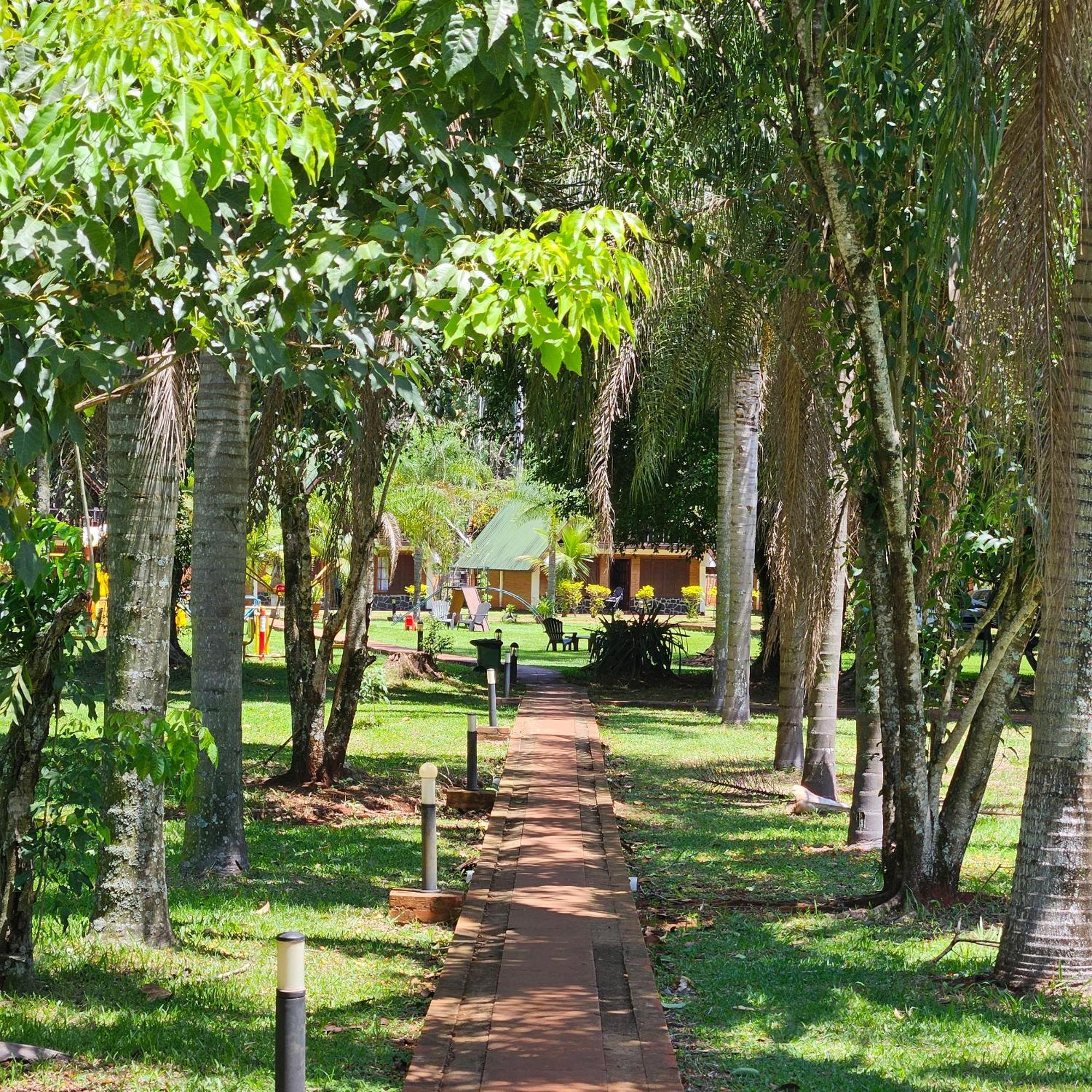 Cabanas El Refugio Del Mensu Puerto Iguazu Exterior photo