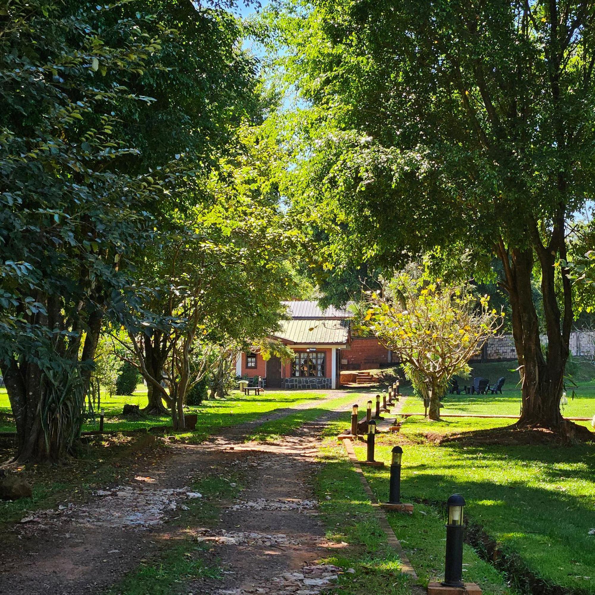 Cabanas El Refugio Del Mensu Puerto Iguazu Exterior photo