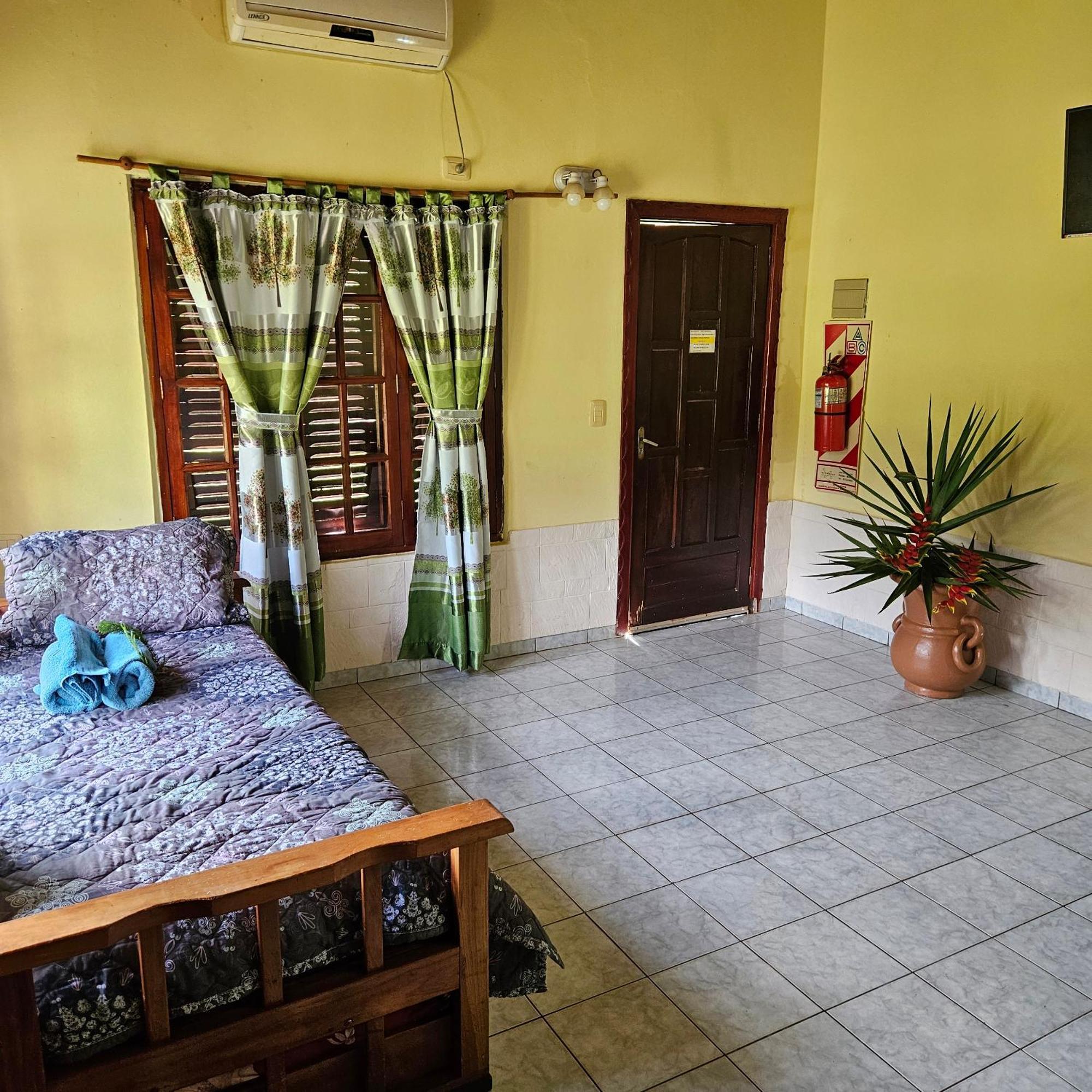Cabanas El Refugio Del Mensu Puerto Iguazu Exterior photo